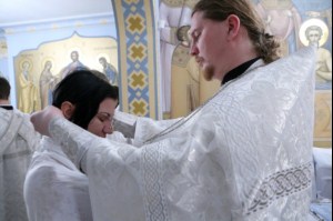В день Навечерия Богоявления в Свято-Троицком соборе совершена Крещальная литургия