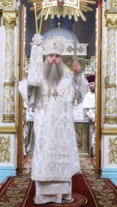 Божественная литургия в Духосошественском кафедральном соборе Саратова