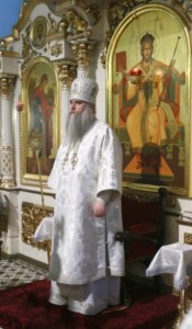 Божественная литургия в Духосошественском кафедральном соборе Саратова
