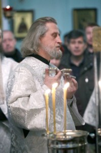 Божественная литургия в Духосошественском кафедральном соборе Саратова