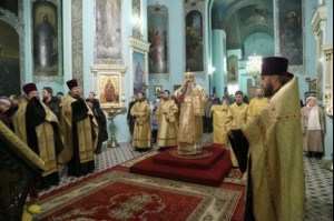 Всенощное бдение в Духосошественском кафедральном соборе Саратова