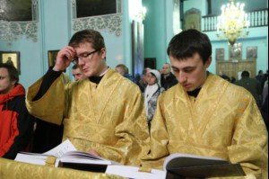 Всенощное бдение в Духосошественском кафедральном соборе Саратова