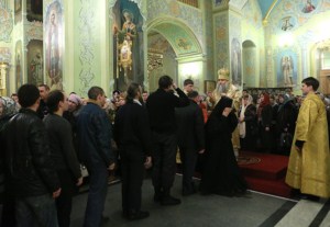 Всенощное бдение в Покровском храме Саратова