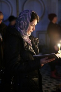 Великое повечерие с чтением канона Андрея Критского богослужение в Духосошественском кафедральном соборе города Саратова