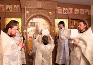 Божественная литургия в Крестовоздвиженском храме г. Саратова