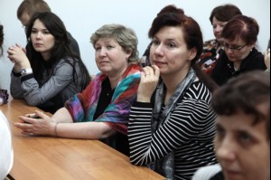 Вручение учителям г.Саратова сертификатов