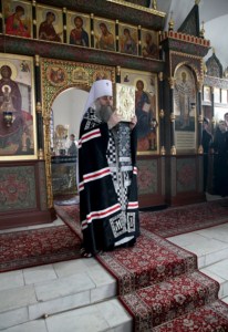 Литургия Преждеосвященных Даров на Архиерейском подворье — в храме в честь иконы Божией Матери «Утоли моя печали» г. Саратова
