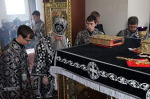 Литургия Преждеосвященных Даров на Архиерейском подворье — в храме в честь иконы Божией Матери «Утоли моя печали» г. Саратова