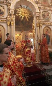Божественная литургия в храме Всех Святых, в земле Российской Просиявших г. Саратова
