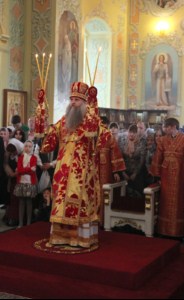 Божественная литургия и молебное пение в защиту веры, поруганных святынь, Церкви и ее доброго имени в Покровском храме г. Саратова