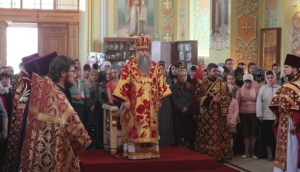 Божественная литургия и молебное пение в защиту веры, поруганных святынь, Церкви и ее доброго имени в Покровском храме г. Саратова