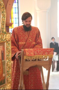 Выпускники семинарии в священном сане совершили богослужение