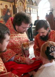 Выпускники семинарии в священном сане совершили богослужение