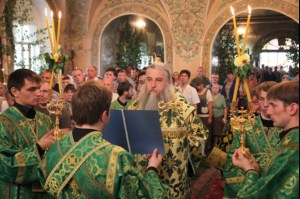 Всенощное бдение с чтением акафиста Святой Живоначальной Троице в Свято-Троицком соборе г. Саратова