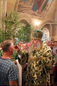 Всенощное бдение с чтением акафиста Святой Живоначальной Троице в Свято-Троицком соборе г. Саратова