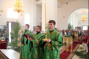 Божественная литургия и Великая вечерня в Свято-Троицком кафедральном соборе г. Вольска
