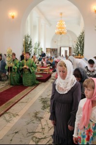 Божественная литургия и Великая вечерня в Свято-Троицком кафедральном соборе г. Вольска
