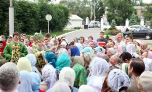 Божественная литургия в Духосошественском кафедральном соборе г. Саратова