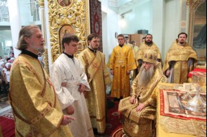 Божественная литургия в храме Всех Святых, в земле Российской просиявших г. Саратова