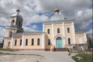 Митрополит Лонгин посетил Базарно-Карабулакский район