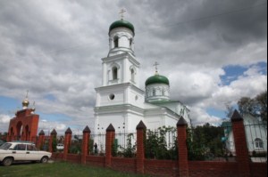 Митрополит Лонгин посетил Базарно-Карабулакский район