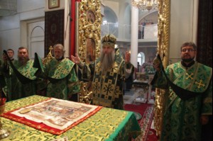 Божественная литургия в храме Всех Святых, в земле Российской просиявших г. Саратова