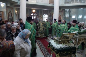 Божественная литургия в храме Всех Святых, в земле Российской просиявших г. Саратова