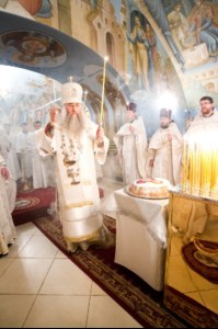 Митрополит Лонгин и Епископ Пахомий совершили панихиду на могиле Архиепископа Пимена