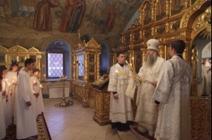 Крещальная Литургия в Свято-Троицком соборе Саратова