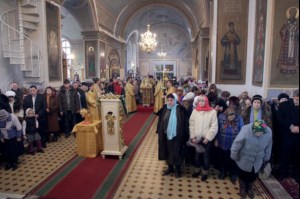 Божественная литургия в Свято-Троицком кафедральном соборе г. Покровска (Энгельса)