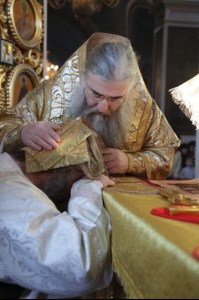 Божественная литургия в Свято-Троицком кафедральном соборе г. Покровска (Энгельса)