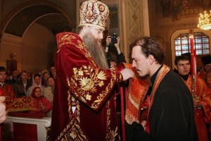 Встреча Благодатного огня в Покровском храме г. Саратова. Фото А. Курочкина