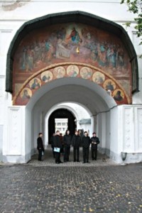 Преподаватели и воспитанники Саратовской семинарии совершили паломническую поездку в Троице-Сергиеву Лавру и к святыням Ярославской епархии