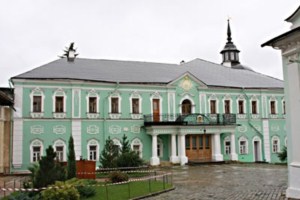 Преподаватели и воспитанники Саратовской семинарии совершили паломническую поездку в Троице-Сергиеву Лавру и к святыням Ярославской епархии