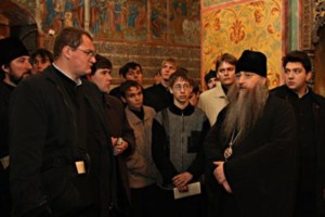 Преподаватели и воспитанники Саратовской семинарии совершили паломническую поездку в Троице-Сергиеву Лавру и к святыням Ярославской епархии