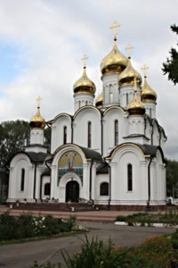 Преподаватели и воспитанники Саратовской семинарии совершили паломническую поездку в Троице-Сергиеву Лавру и к святыням Ярославской епархии