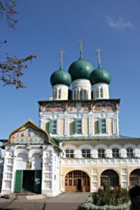 Преподаватели и воспитанники Саратовской семинарии совершили паломническую поездку в Троице-Сергиеву Лавру и к святыням Ярославской епархии