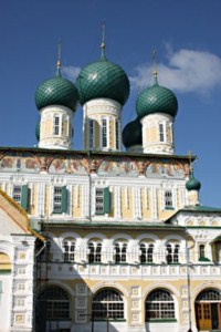 Преподаватели и воспитанники Саратовской семинарии совершили паломническую поездку в Троице-Сергиеву Лавру и к святыням Ярославской епархии