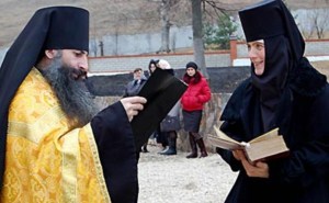 В Свято-Алексиевском женском монастыре освящены десять колоколов для нового храма в честь Смоленской иконы Божией Матери «Одигитрия»