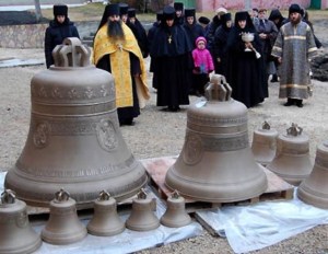 В Свято-Алексиевском женском монастыре освящены десять колоколов для нового храма в честь Смоленской иконы Божией Матери «Одигитрия»