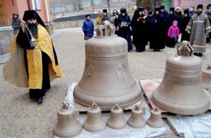 В Свято-Алексиевском женском монастыре освящены десять колоколов для нового храма в честь Смоленской иконы Божией Матери «Одигитрия»