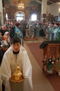 Божественная литургия и крестный ход в городе Покровске