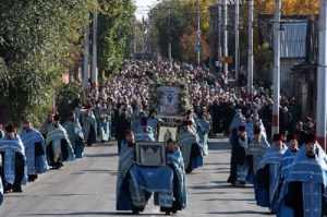 Божественная литургия и крестный ход в городе Покровске