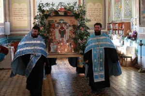Божественная литургия и крестный ход в городе Покровске