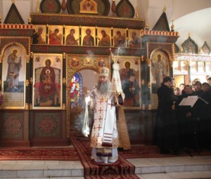 Божественная литургия на Архиерейском подворье — в храме в честь иконы Божией Матери «Утоли моя печали»