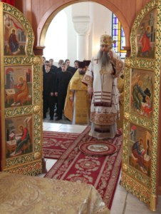 Божественная литургия на Архиерейском подворье — в храме в честь иконы Божией Матери «Утоли моя печали»