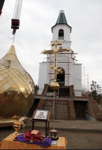 Освящение куполов для строящегося храма в Усть-Курдюме