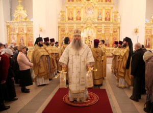 Божественная литургия в Свято-Троицком кафедральном соборе г. Вольска