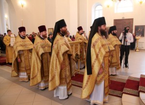 Божественная литургия в Свято-Троицком кафедральном соборе г. Вольска