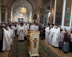 Божественная литургия в Свято-Троицком храме г. Покровска